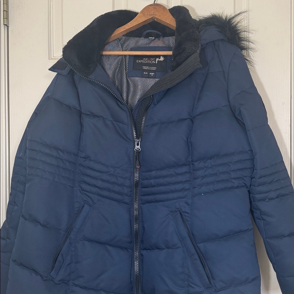 Arctic Expedition Parks Size Medium Chevron Quilted Navy Blue Jacket